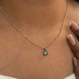 anti tarnish gold necklace for women, waterproof gold necklace for everyday wear, elegant anti tarnish necklace, stylish gold necklace for women, trendy anti tarnish jewellery necklace, minimal gold necklace for daily wear, lightweight anti tarnish necklace, modern gold necklace jewellery for women